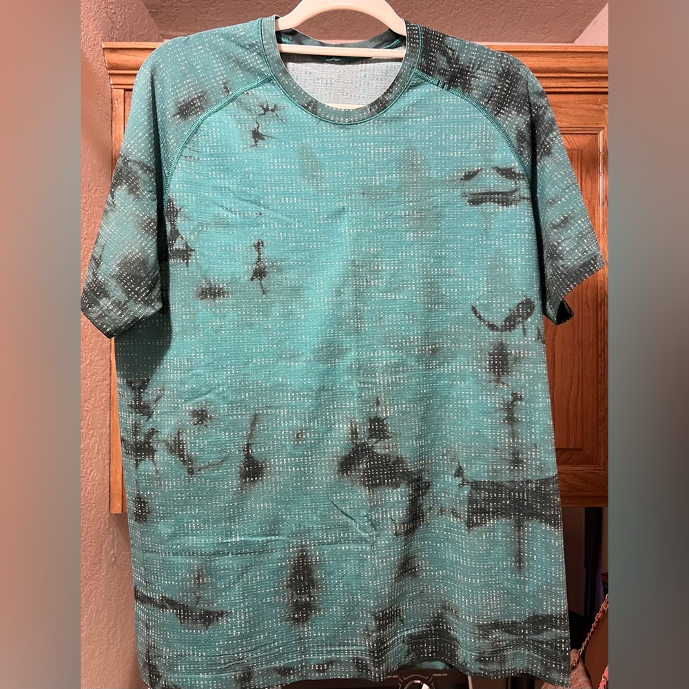 Lululemon Men’s Short Sleeve